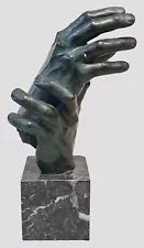 HANDS. RESIN SCULPTURE WITH BRONZE PATINA. LORENZO QUEEN. XXTH CENTURY