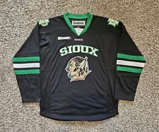 UND Fighting Sioux Hockey Jersey, Reebok (replica), Adult M, Black, NWOT