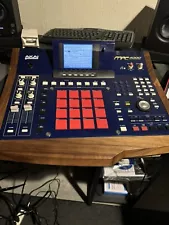 Akai MPC4000 Professional Music Production Center