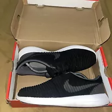 Nike Roshe Two Flyknit 844833-010 Mens Size 11 With A Box CrossFit Running Shoes