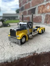 1/64 DCP YELLOW / GUNMETAL PETERBILT 359 DAY CAB. Very Nice