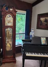 Howard Miller Grandfather Clock 610-793. Immaculate Condition. Beautiful sound!