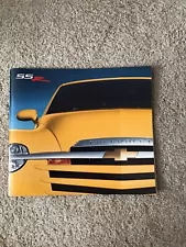 2004 CHEVROLET SSR TRUCK ORIGINAL SALES BROCHURE 32 PAGES