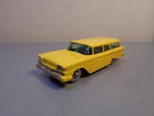 MATCHBOX LESNEY No 31B FORD FAIRLANE STATION WAGON RARE YELLOW BODY VERSION