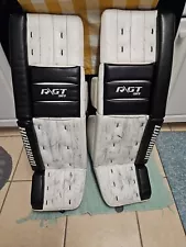 Warrior RGT Senior Leg Pads, White And Black (Ice Hockey Goalie)