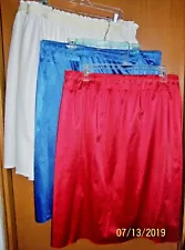 TABLE SKIRTS PLEATED CLOTH:PARTIES, TRADESHOW: GOLD- RED- WHITE- BLUE: U CHOOSE