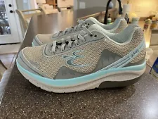 GDEFY Gravity Defyer Gray Blue Shoes Women's Size 9