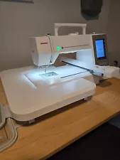 Janome Memory Craft 550e Embroidery Machine