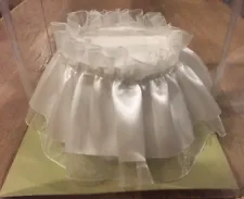 CAKE TOPPER BASE Darice Satin Trim Cake Topper 3"x2" VL1813