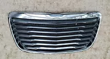 2011 2012 2013 2014 Chrysler 300 Front Grille Chrome Upper (Lower Tabs Broken)