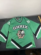 Mens Medium Soiux Fighting Sioux Jersey green Hockey NCAA bauer nike M men