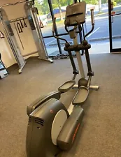 Life Fitness Integrity Series CLSX Elliptical Cross Trainer