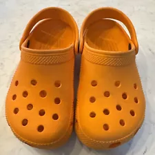 Orange Crocs Men’s 2/Women’s 4