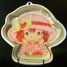 2003 Wilton Strawberry Shortcake Aluminum Character Cake Pan Retired #2105-7040