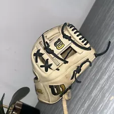 Wilson A2000 1786 11.5" Baseball Glove Blonde black. Game ready (Used)