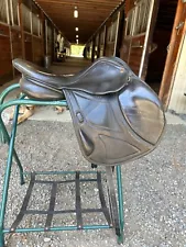 •Ideal 2017 Jump/Cross country saddle W, 17.5in seat asking 1,700$