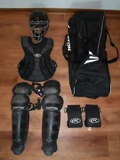 EASTON Full Catcher’s Gear Black w/ ROLLING Travel Gear Bag