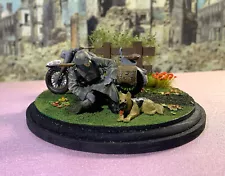 WW2 Diorama 1/35 Scale Motorcycle and 2 Figures Tamiya Models