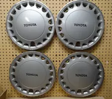 1 SET TOYOTA COROLLA / SPRINTER HUBCAP 13" 1987 1988 1989 1990 1991 61044