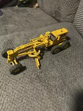 VINTAGE ERTL CATERPILLAR NO. 12 MOTOR GRADER DIE-CAST 1:24 SCALE