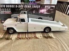 ACME 1970 Dodge D-300 Ramp Truck car Hauler 1:18 scale (White)