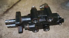 John Deere 425 445 455 Lawn Tractor Hydraulic Control Valve AM115171 NO CONNECTS