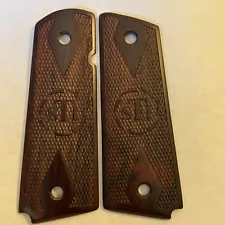 Full size Slender 1911 grips w/ STI logo