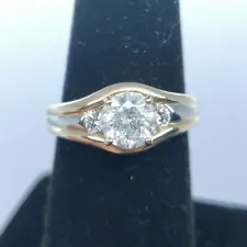 14K Yellow Gold & Natural Diamond 0.90 ct Solitaire Ring For Sale