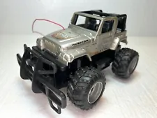 Vintage New Bright Jeep Rubicon RC 4x4 toy- Untested-No Remote 49Mhz