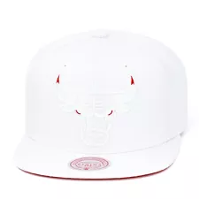 Mitchell & Ness Chicago Bulls Snapback Hat Cap White/Red Eyes