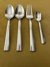 (4) Serving Pieces Oneida MADISON AVENUE Stainless Flatware