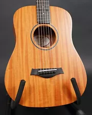 ** EXCELLENT ** Taylor Baby Taylor Mahogany BT2 Acoustic Guitar With Gig Bag