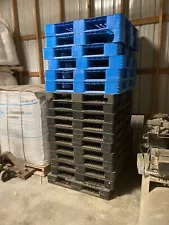 Plastic Pallets /. Black 47x 39.5 X 5/ Blue 43x43 X 6