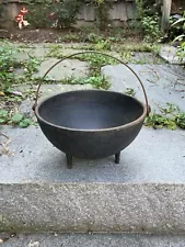 Large Vintage Cast Iron Cauldron LB 90 No 9 Iron Nice Condition