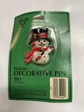 Vintage Hallmark Christmas Snowman Holiday Decorative Plastic Brooch Pin, NIP!