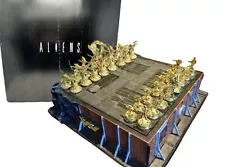 SOTA Toys Aliens vs. Colonial / Space Marines Chess Set Gold Plated OPEN BOX