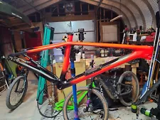 Specialized Fuse Carbon Frame, 29/27.5+ Medium 2018 w/SWAT box storage