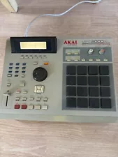 Akai MPC 2000xl with 8 Outs