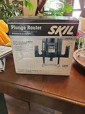 Skill Plunge Router Model 1823