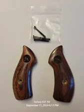 Altamont Wood Grips for S&W J Frame Round Butt Super Walnut Smooth Custom Panels