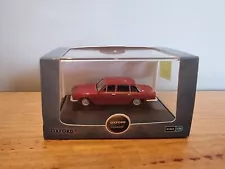 OXFORD Automobile Company 1:76 red TRIUMPH 2500 for model railway trackside