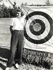 J9 Photograph 1940's Beautiful Woman Pretty Poses With Archery Target Arrows