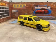 Hot Wheels Yellow VOLVO 850 ESTATE Station Wagon Custom SUPER Real Riders W Card