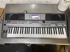 Yamaha PSR-S670 61-key Arranger Workstation