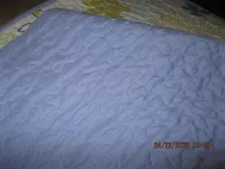 VERY PRETTY BEDSPREAD/COMFORTER 2/SIDED 90X84