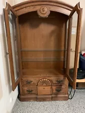 Thomasville china cabinet hutch used