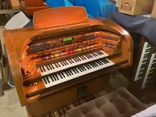 Oak Lowrey Majesty LX-510 Organ ... nice shape