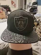 New Era Black NFL Oakland Raiders Strapback hat Snapback