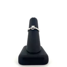 Women's Jared's 10K Approx .20ct DIA Engagement Ring 1.5dwt, Sz 7 (Retail $699)