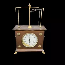 Horolovar flying pendulum clock